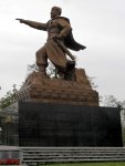 Tượng Ngô Quyền ở An Hải (Hải Phòng)