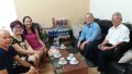 Chị Ngô Thị Thúy Hằng (người mặc áo đỏ) Phó Giám đốc Trung tâm MARIN làm việc với đoàn
