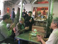 Đại diện họ Ngô La Phù báo cáo với đoàn HĐHN Việt Nam