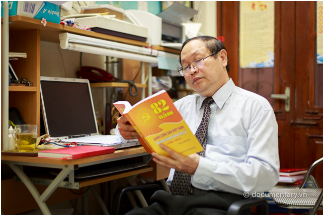 PGS.TS.NGƯT Ngô Đăng Tri là Phó Chủ nhiệm Khoa Lịch sử (2005- 2009); Chủ nhiệm Bộ môn Lịch sử ĐCSVN(1997- 2005; 2009-nay).