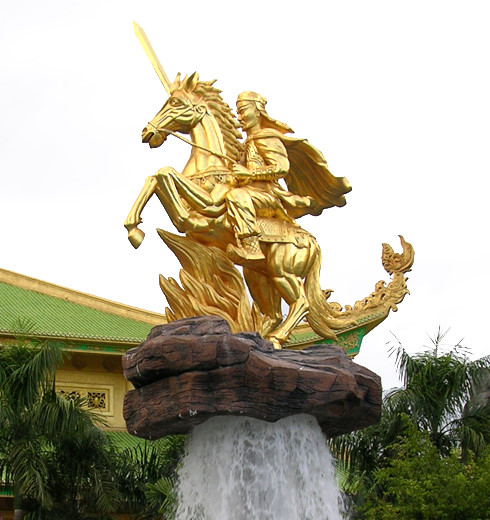 Tượng Thái úy Lý Thường Kiệt