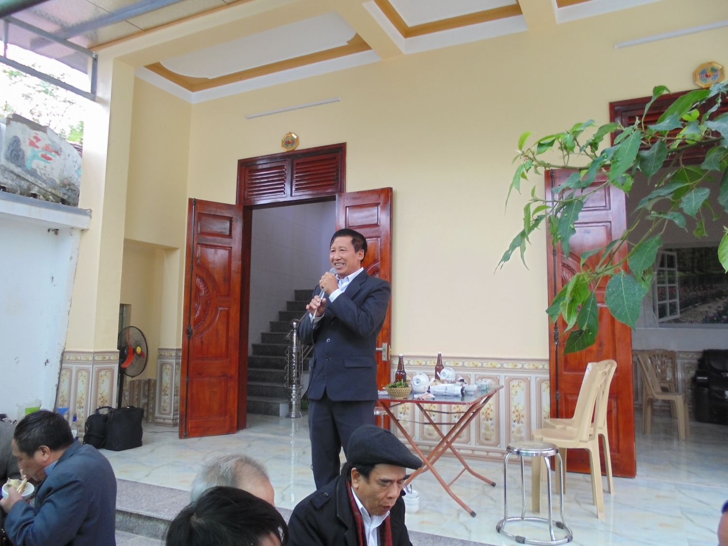 Ông Lê Văn Huynh - Chủ tịch UBND xã Định Hòa phát biểu tại lễ giỗ TQC Ngô Khế