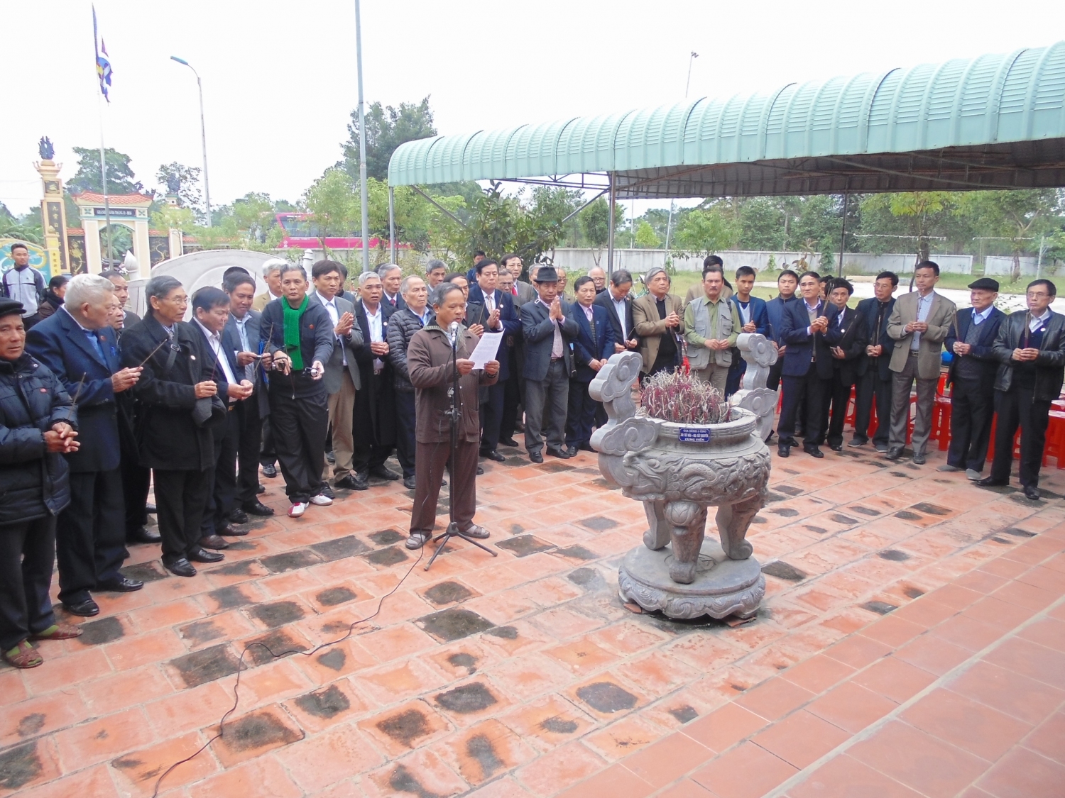 Lễ dâng hương tại đền Khai Long - Đô Lương, Nghệ An