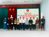 Hội đồng họ Ngô Việt Nam thăm hỏi, tặng quà bà con họ Ngô TP Huế