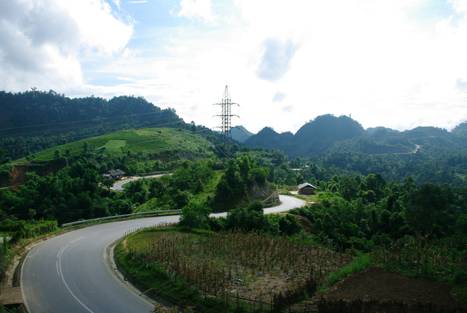 Đèo Pha Đin nối liền biên giới hai tỉnh Sơn La và Điện Biên. Ảnh: internet